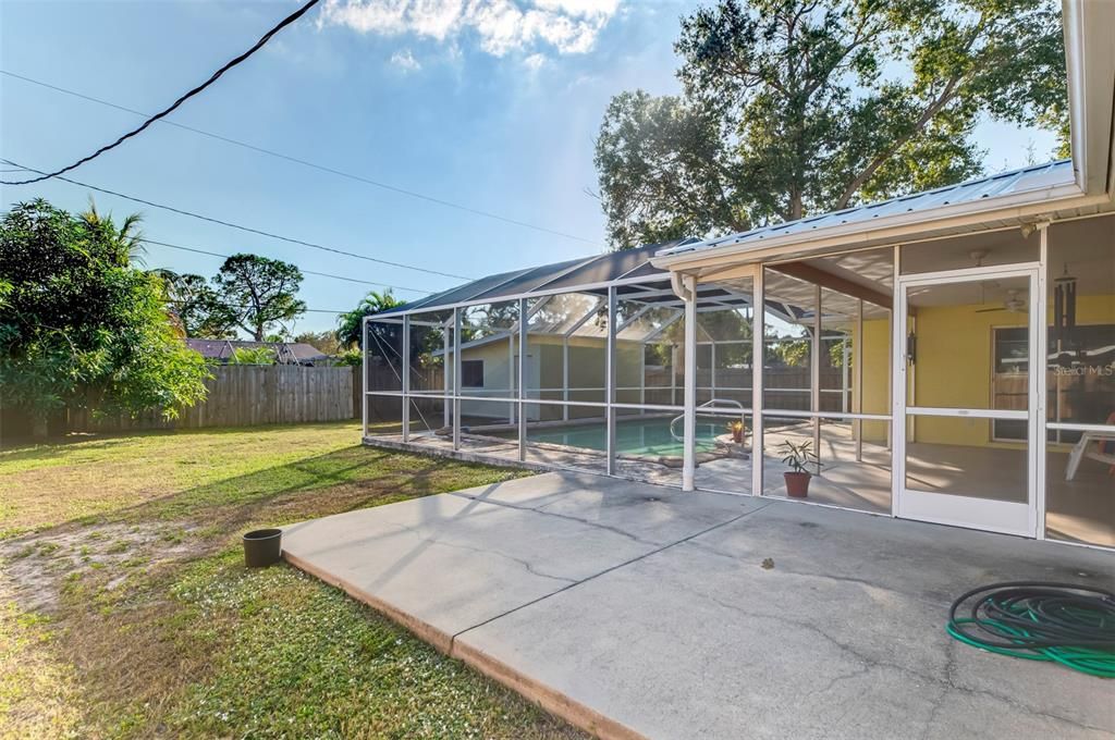 Под контрактом: $449,900 (3 спален, 2 ванн, 1468 Квадратных фут)