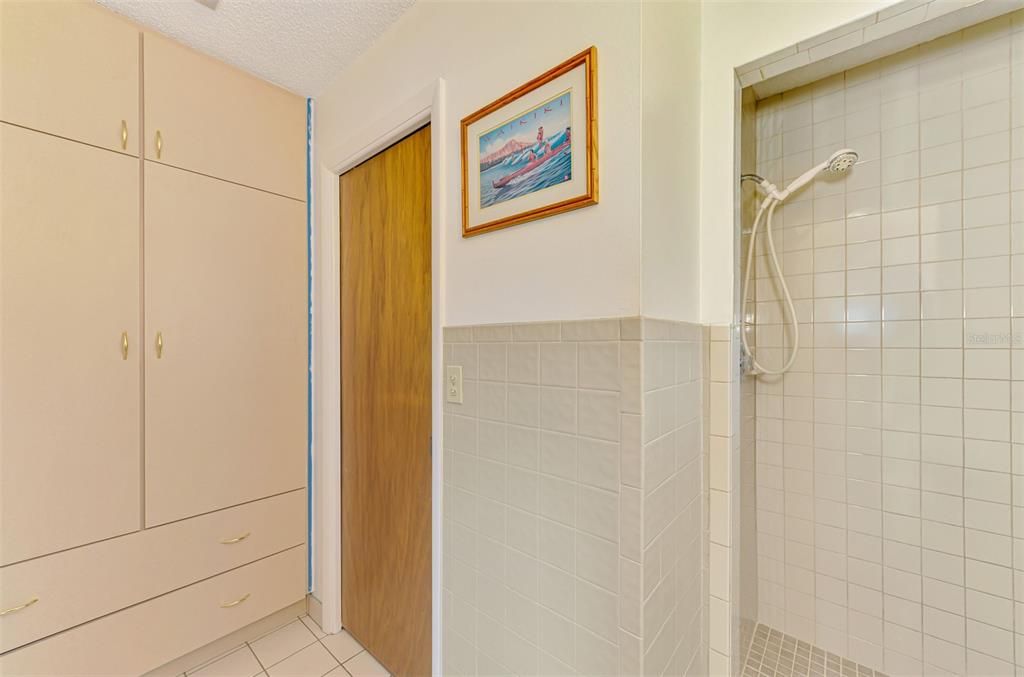 Под контрактом: $449,900 (3 спален, 2 ванн, 1468 Квадратных фут)