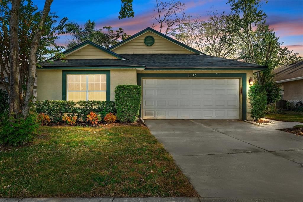 For Sale: $320,000 (3 beds, 2 baths, 1571 Square Feet)