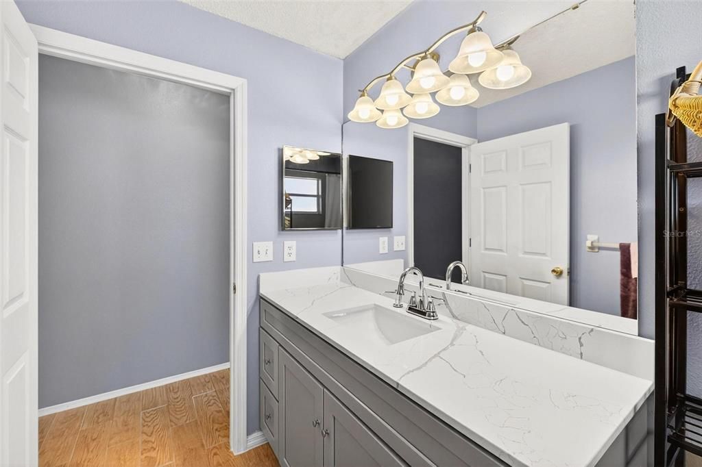 For Sale: $320,000 (3 beds, 2 baths, 1571 Square Feet)