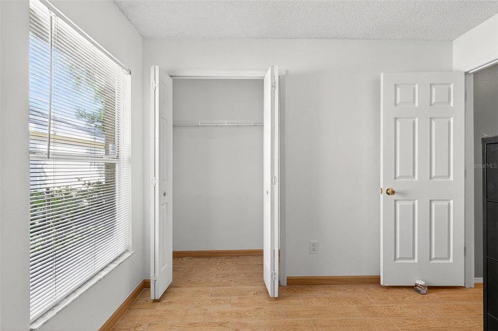 For Sale: $320,000 (3 beds, 2 baths, 1571 Square Feet)