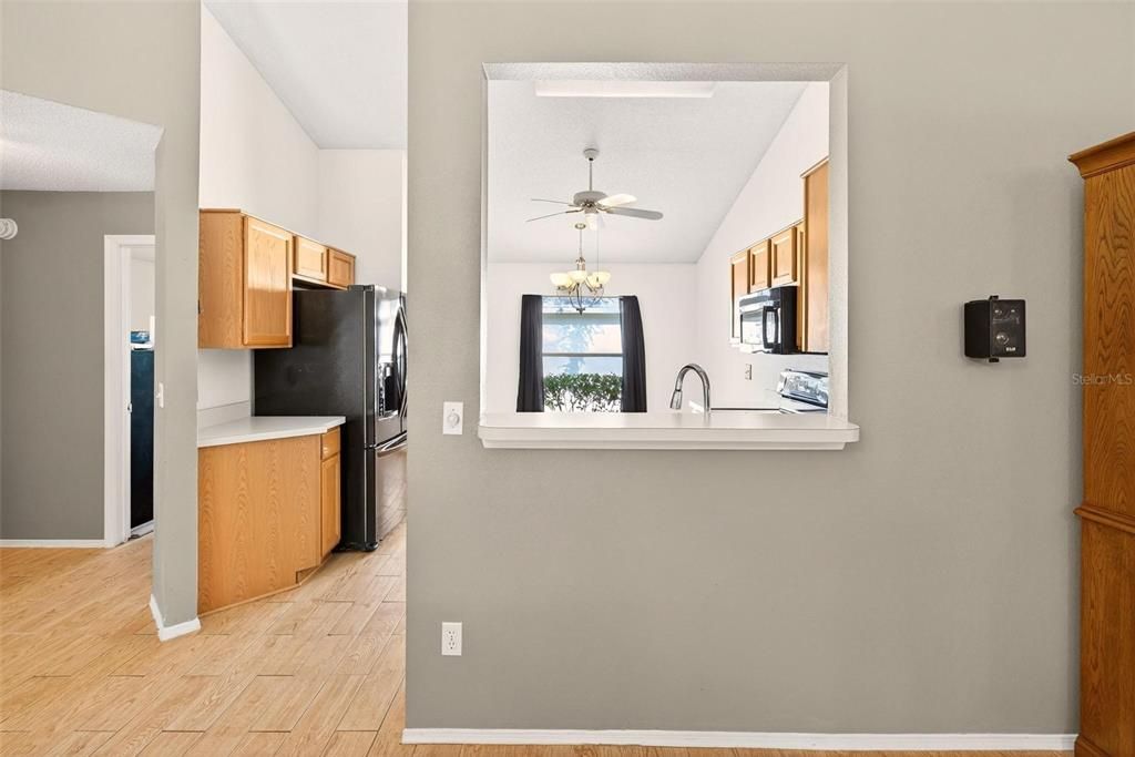 For Sale: $320,000 (3 beds, 2 baths, 1571 Square Feet)