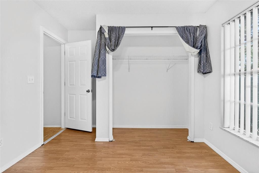 For Sale: $320,000 (3 beds, 2 baths, 1571 Square Feet)