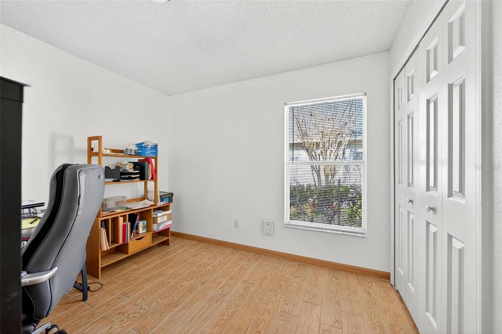 For Sale: $320,000 (3 beds, 2 baths, 1571 Square Feet)