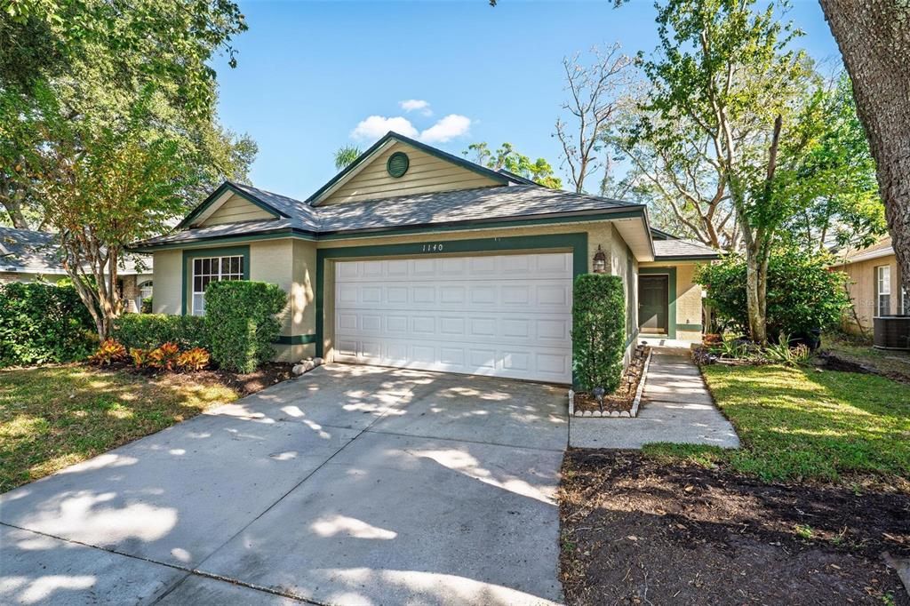 For Sale: $320,000 (3 beds, 2 baths, 1571 Square Feet)