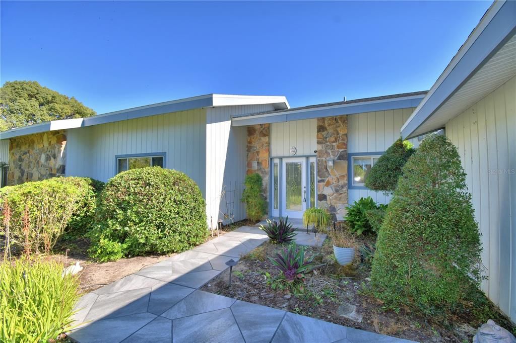 Под контрактом: $275,000 (2 спален, 2 ванн, 2133 Квадратных фут)