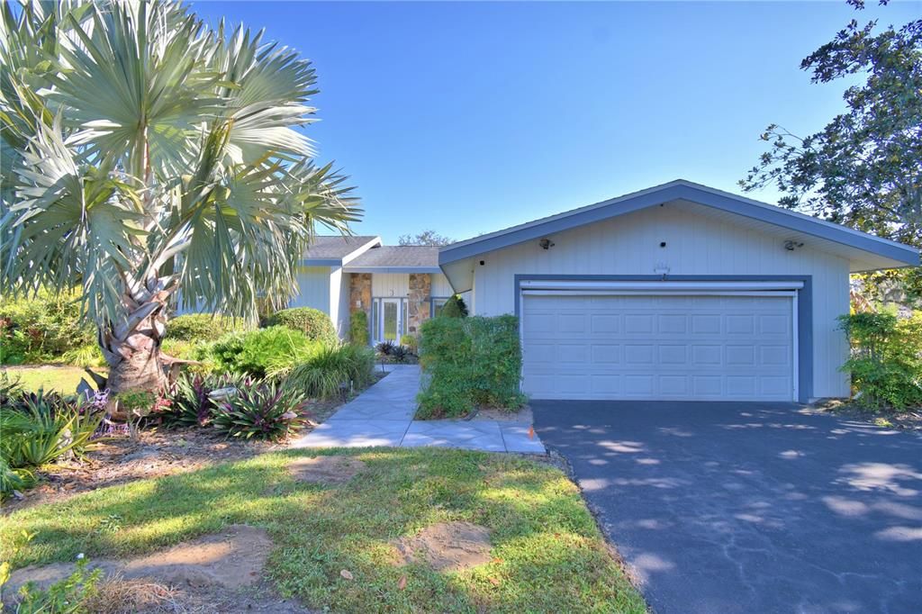 Под контрактом: $275,000 (2 спален, 2 ванн, 2133 Квадратных фут)