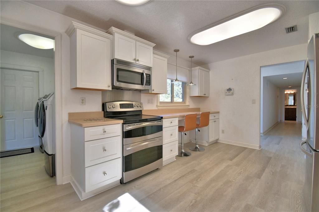 Под контрактом: $275,000 (2 спален, 2 ванн, 2133 Квадратных фут)