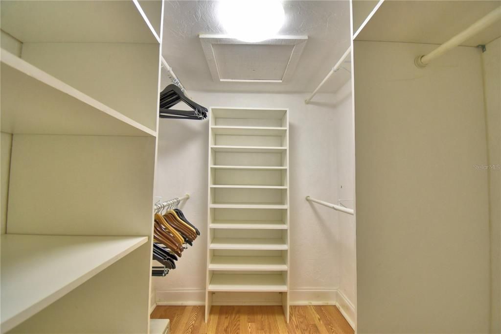 Под контрактом: $275,000 (2 спален, 2 ванн, 2133 Квадратных фут)