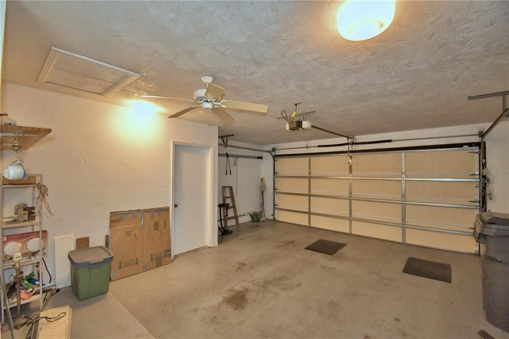 Под контрактом: $275,000 (2 спален, 2 ванн, 2133 Квадратных фут)