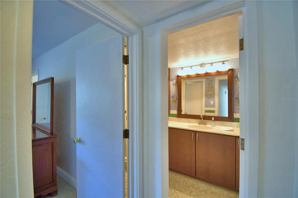 Под контрактом: $275,000 (2 спален, 2 ванн, 2133 Квадратных фут)