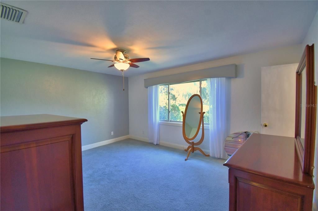 Под контрактом: $275,000 (2 спален, 2 ванн, 2133 Квадратных фут)