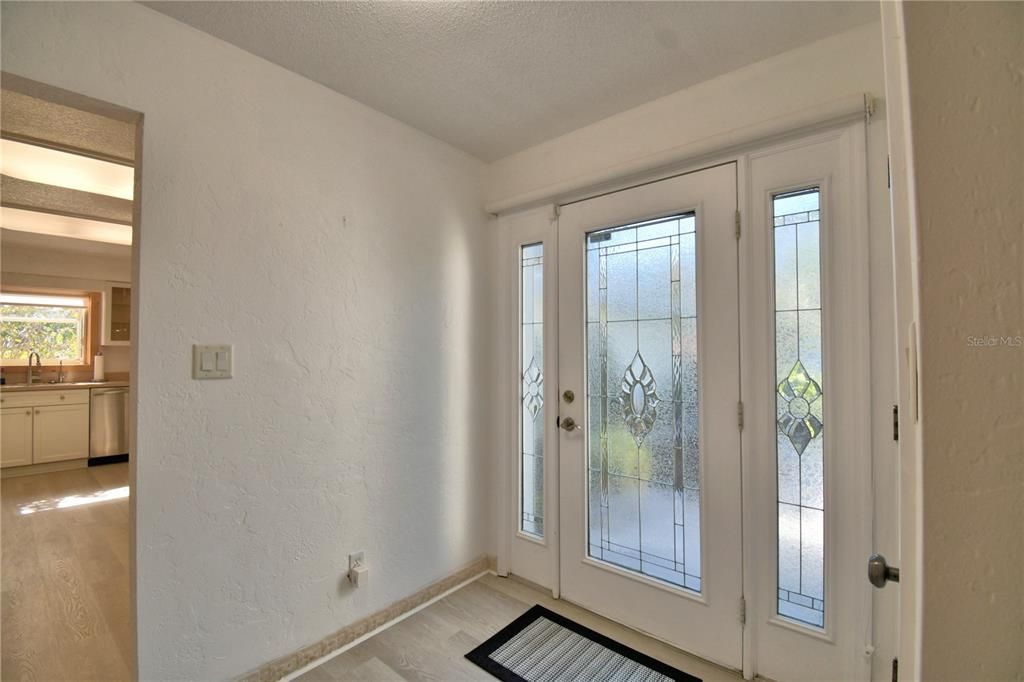 Под контрактом: $275,000 (2 спален, 2 ванн, 2133 Квадратных фут)