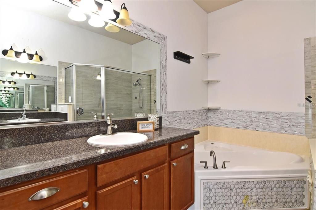 出租: $1,650 (2 贝兹, 2 浴室, 1865 平方英尺)