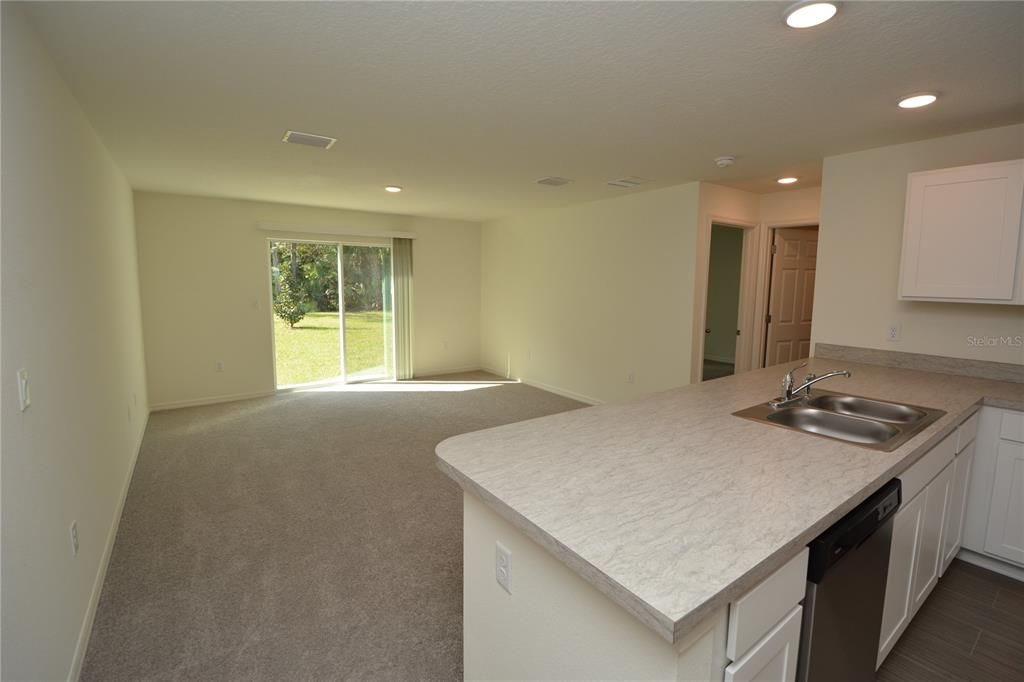 В аренду: $2,000 (3 спален, 2 ванн, 1552 Квадратных фут)