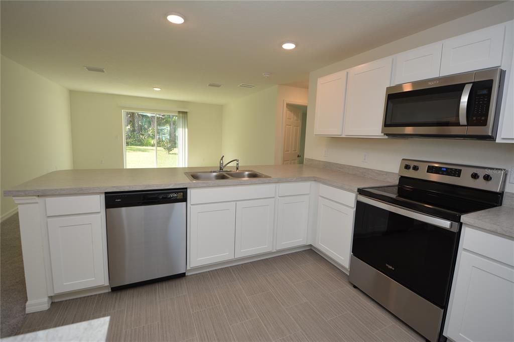 В аренду: $2,000 (3 спален, 2 ванн, 1552 Квадратных фут)