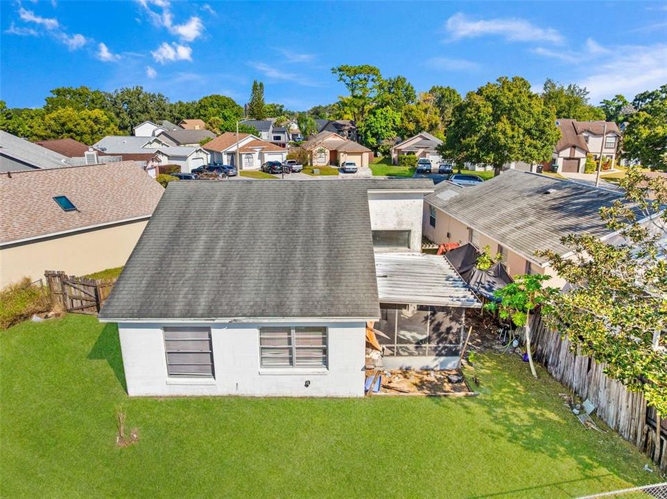 合同活跃: $260,000 (2 贝兹, 2 浴室, 991 平方英尺)