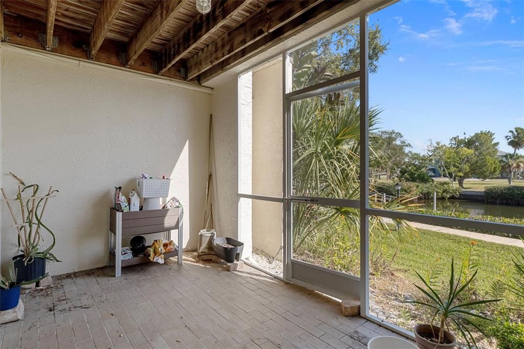 For Sale: $315,000 (2 beds, 2 baths, 1439 Square Feet)