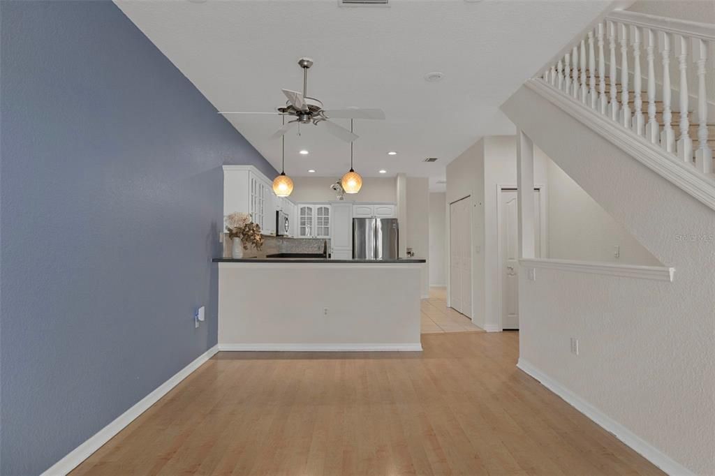 For Sale: $315,000 (2 beds, 2 baths, 1439 Square Feet)