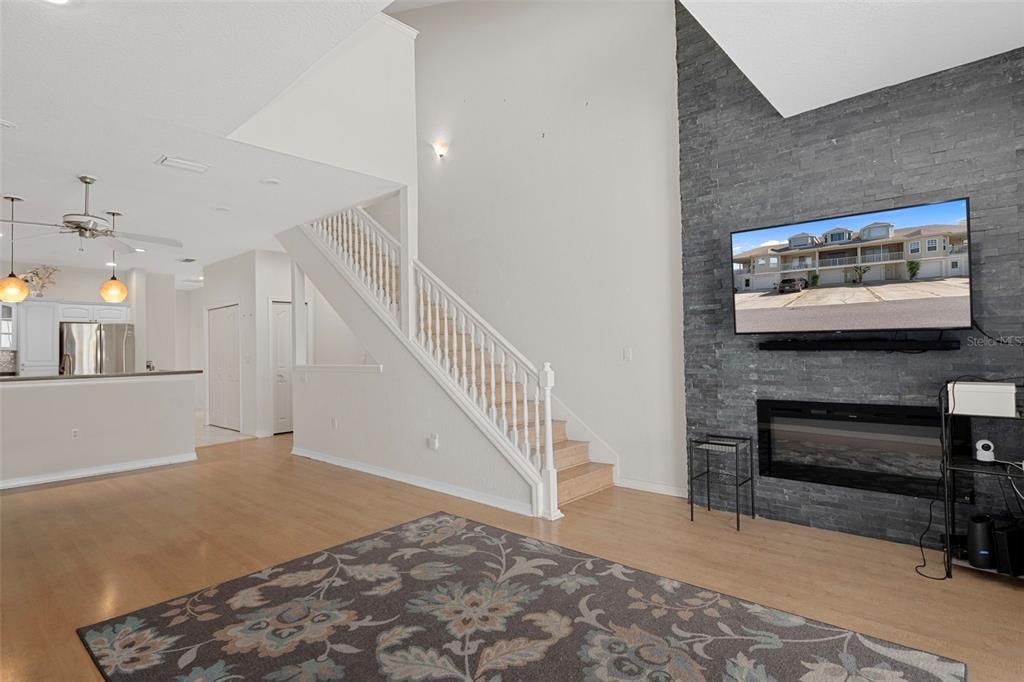 For Sale: $315,000 (2 beds, 2 baths, 1439 Square Feet)