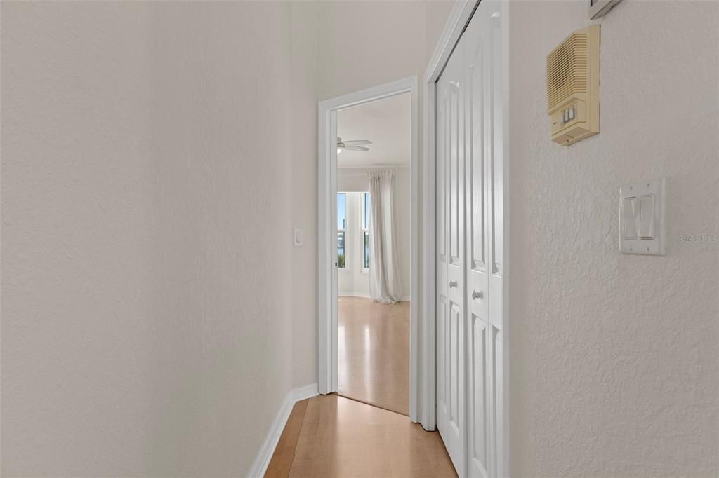 For Sale: $315,000 (2 beds, 2 baths, 1439 Square Feet)