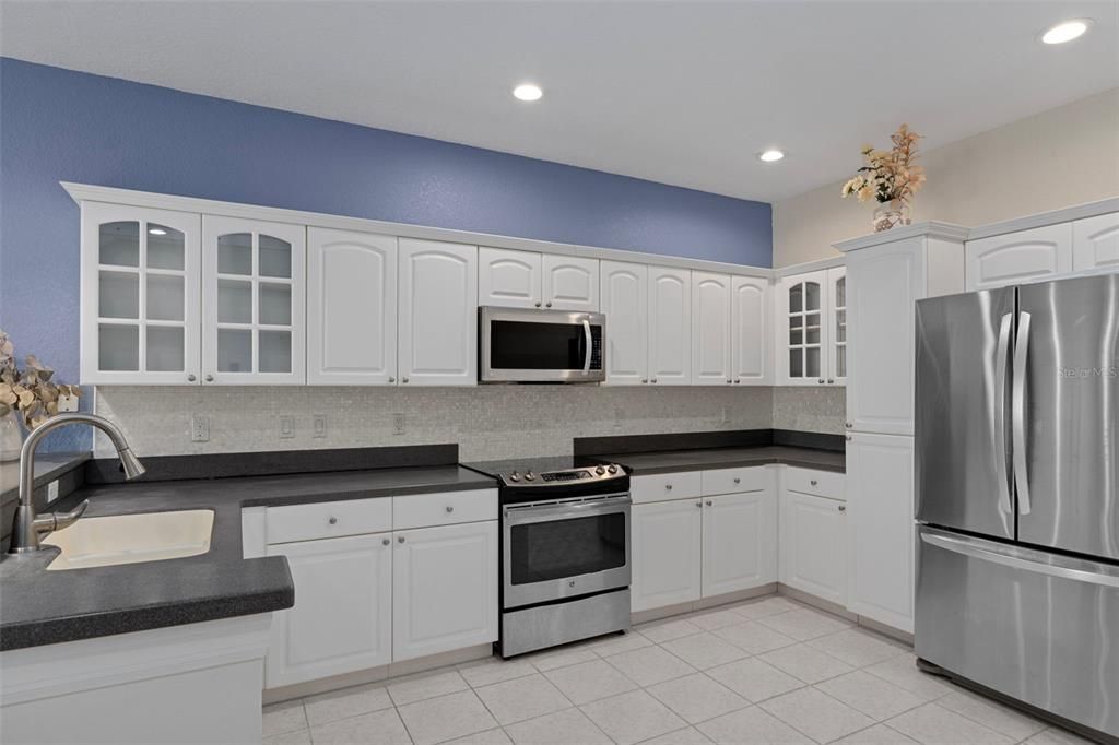 For Sale: $315,000 (2 beds, 2 baths, 1439 Square Feet)