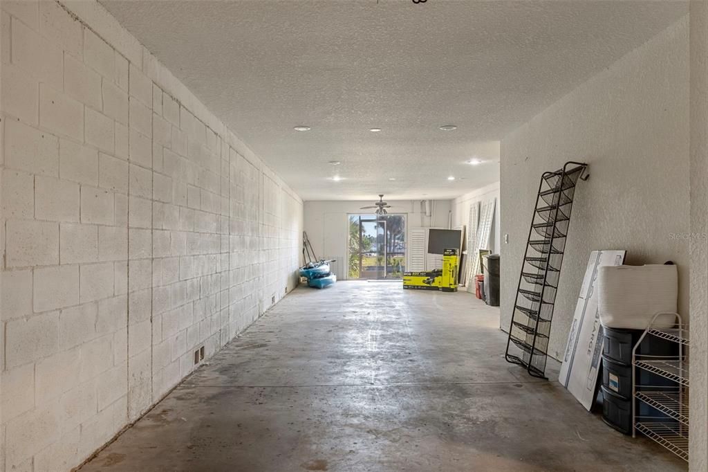 For Sale: $315,000 (2 beds, 2 baths, 1439 Square Feet)