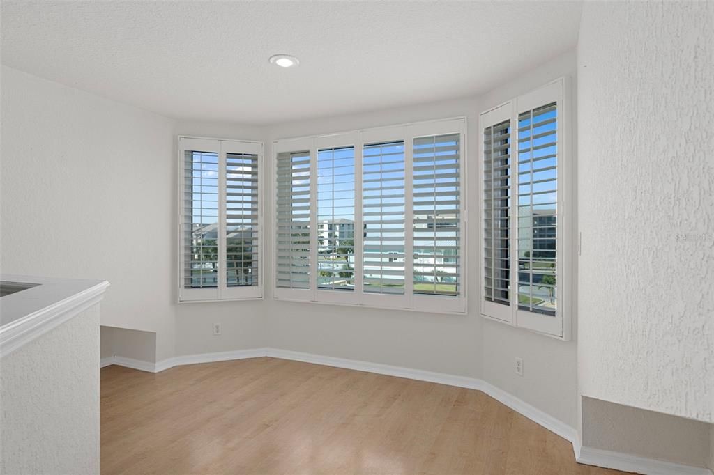 For Sale: $315,000 (2 beds, 2 baths, 1439 Square Feet)