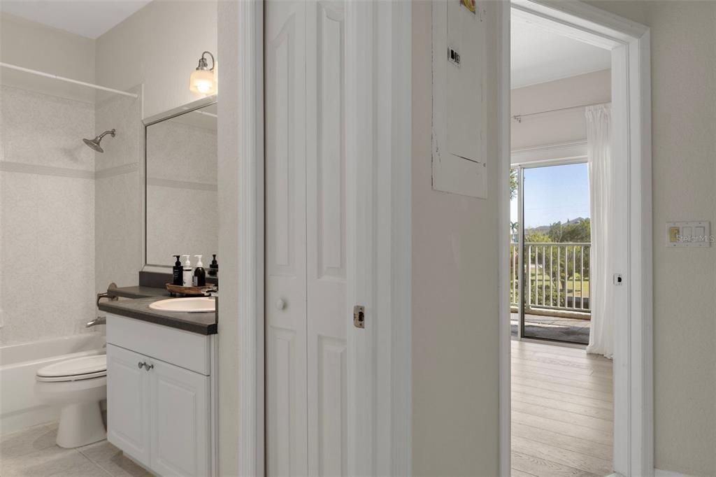 For Sale: $315,000 (2 beds, 2 baths, 1439 Square Feet)