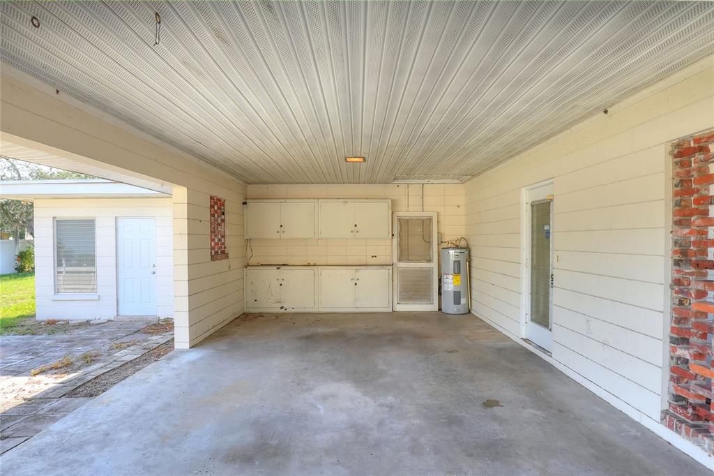 合同活跃: $220,000 (2 贝兹, 2 浴室, 1832 平方英尺)