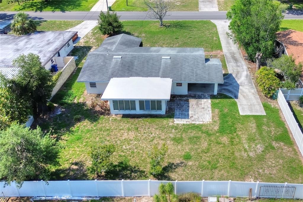 合同活跃: $220,000 (2 贝兹, 2 浴室, 1832 平方英尺)