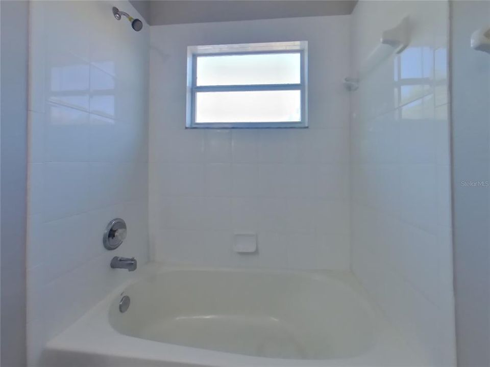 For Rent: $3,379 (4 beds, 3 baths, 2572 Square Feet)