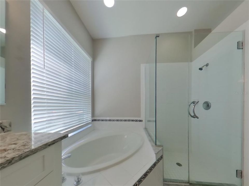 For Rent: $3,379 (4 beds, 3 baths, 2572 Square Feet)