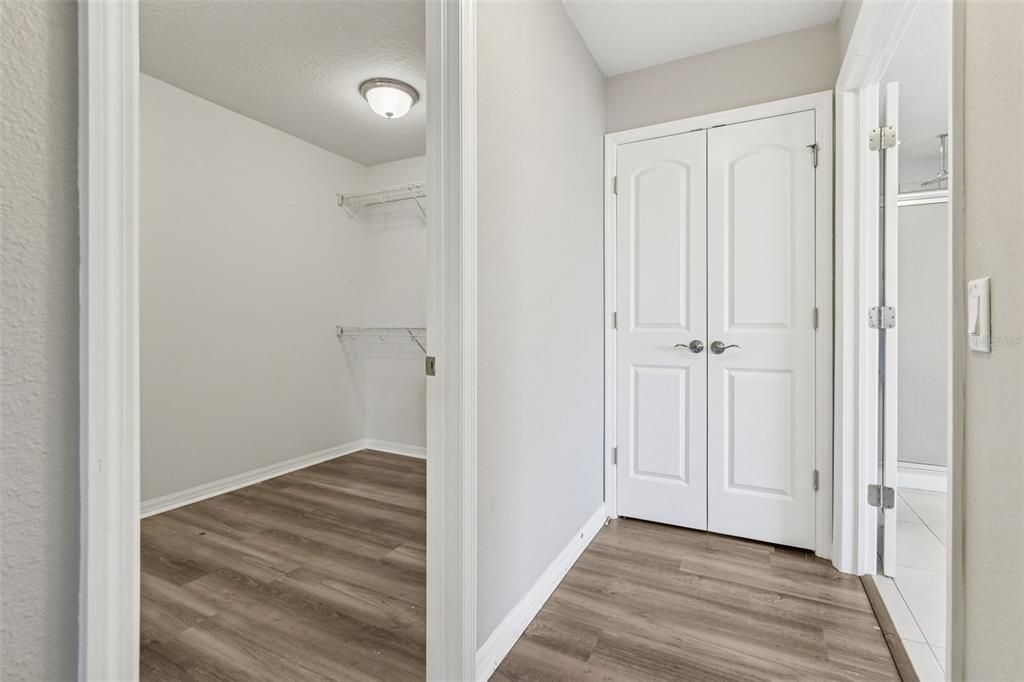 Activo con contrato: $700,000 (5 camas, 4 baños, 5165 Pies cuadrados)