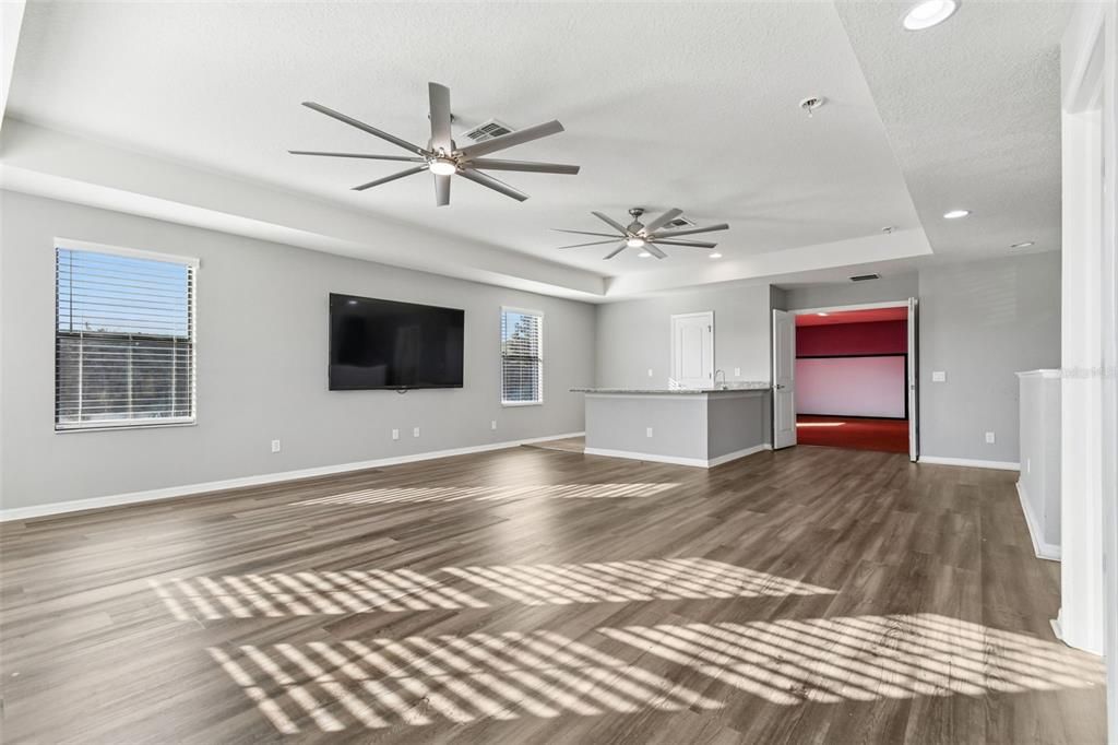 Activo con contrato: $700,000 (5 camas, 4 baños, 5165 Pies cuadrados)