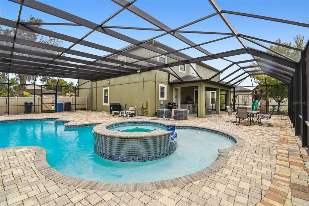 For Sale: $865,000 (5 beds, 4 baths, 5165 Square Feet)