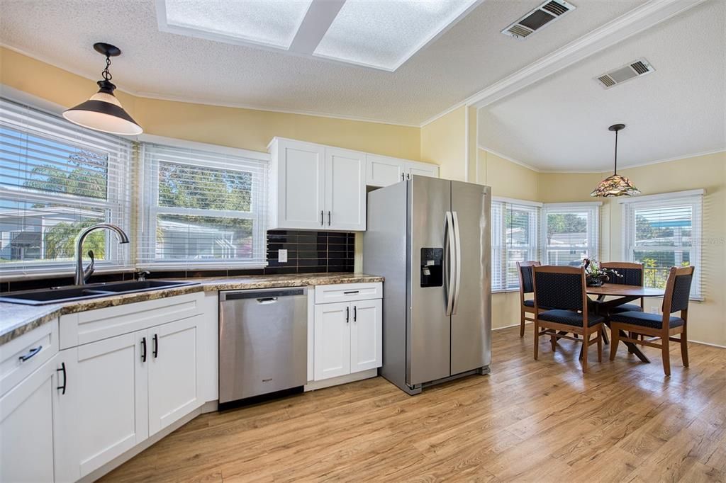 待售: $234,900 (2 贝兹, 2 浴室, 1402 平方英尺)