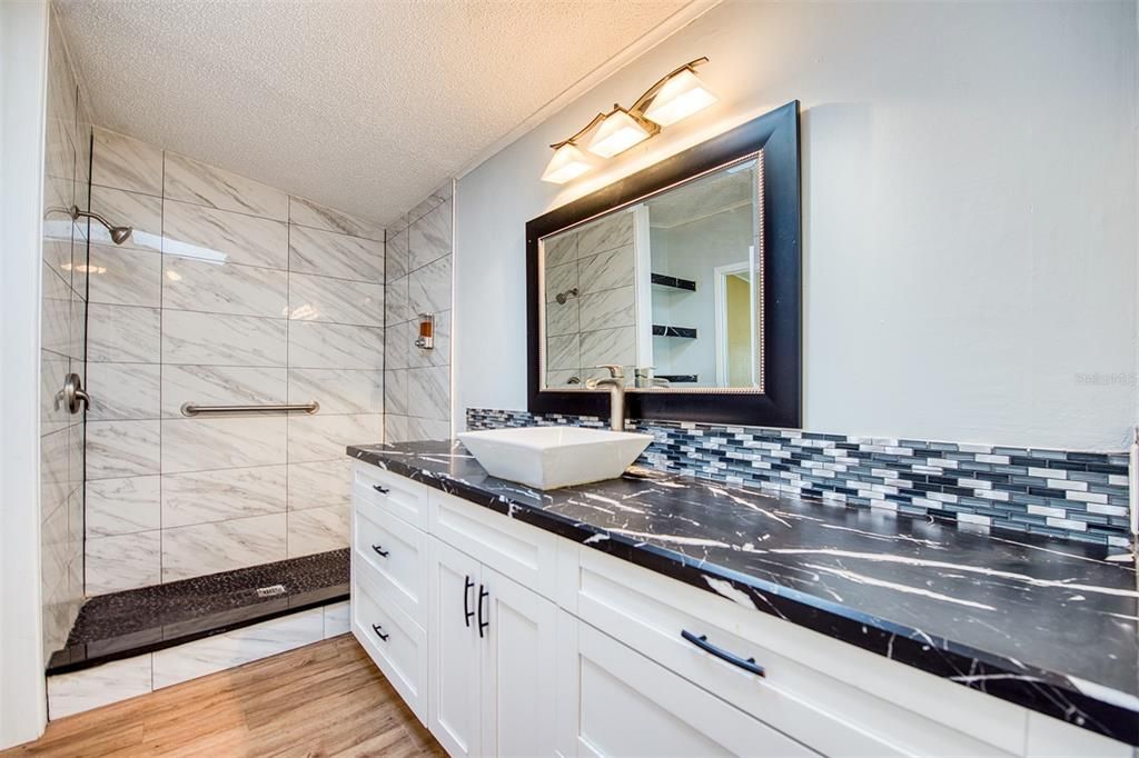 待售: $234,900 (2 贝兹, 2 浴室, 1402 平方英尺)