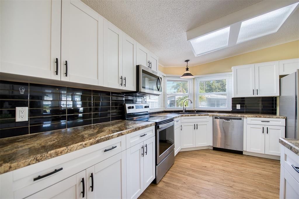 待售: $234,900 (2 贝兹, 2 浴室, 1402 平方英尺)