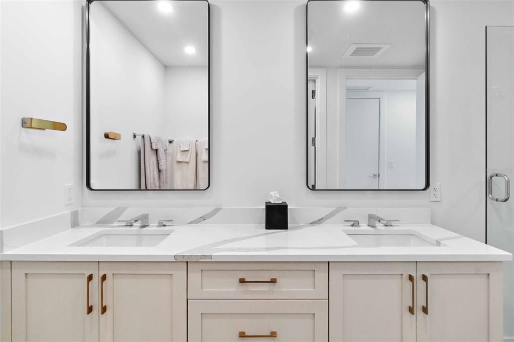 待售: $4,950,000 (3 贝兹, 3 浴室, 2303 平方英尺)