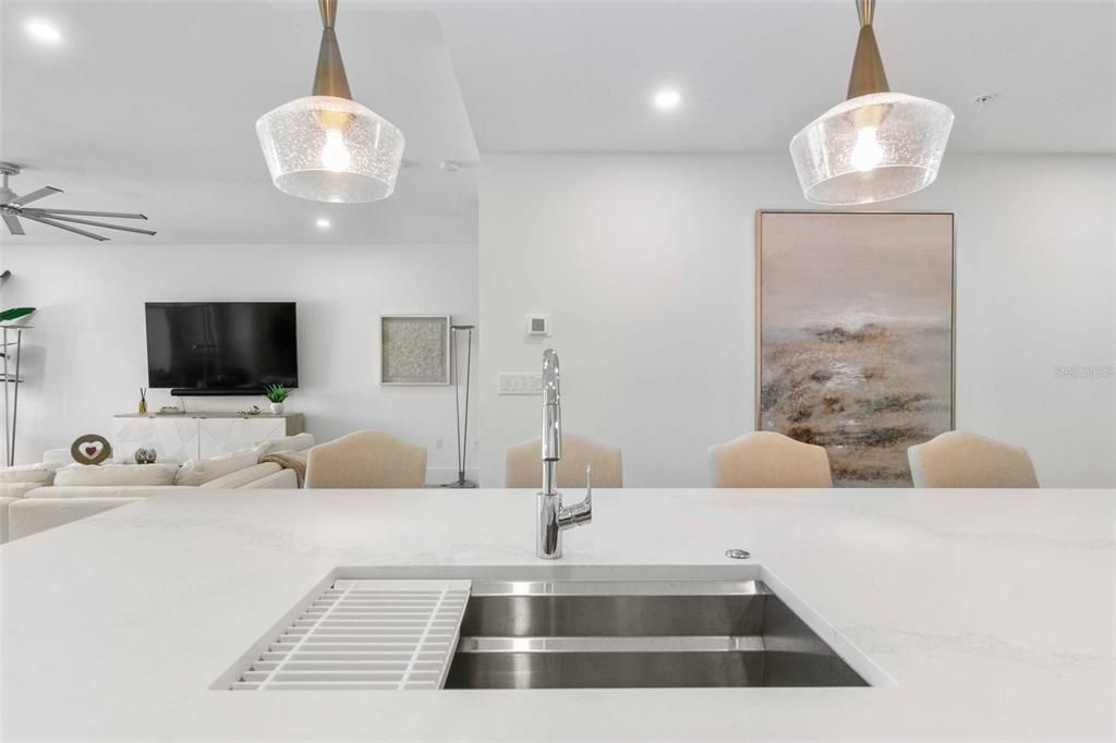 待售: $4,950,000 (3 贝兹, 3 浴室, 2303 平方英尺)