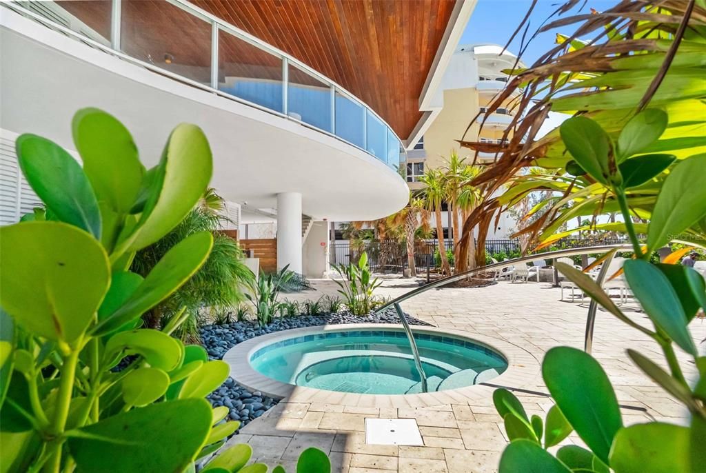 待售: $4,950,000 (3 贝兹, 3 浴室, 2303 平方英尺)