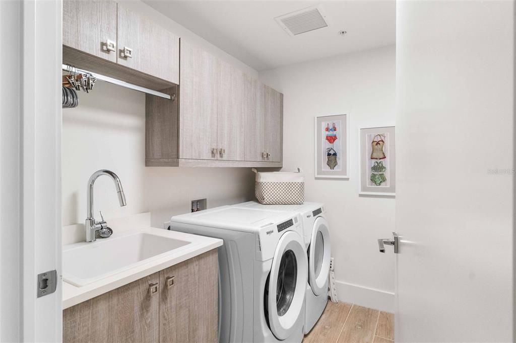 待售: $4,950,000 (3 贝兹, 3 浴室, 2303 平方英尺)