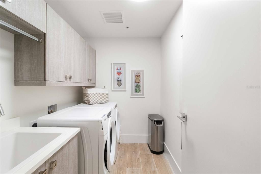 待售: $4,950,000 (3 贝兹, 3 浴室, 2303 平方英尺)