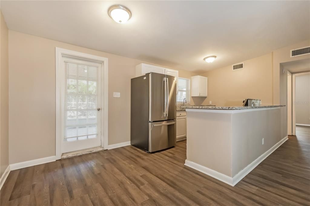 待售: $289,000 (3 贝兹, 2 浴室, 1264 平方英尺)