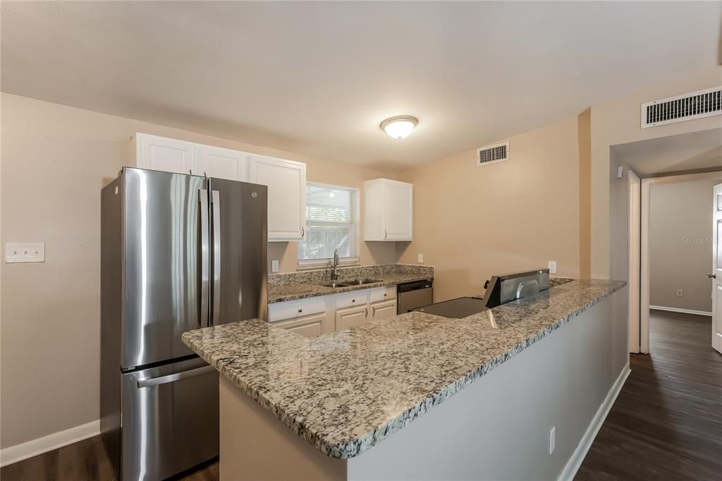 待售: $289,000 (3 贝兹, 2 浴室, 1264 平方英尺)