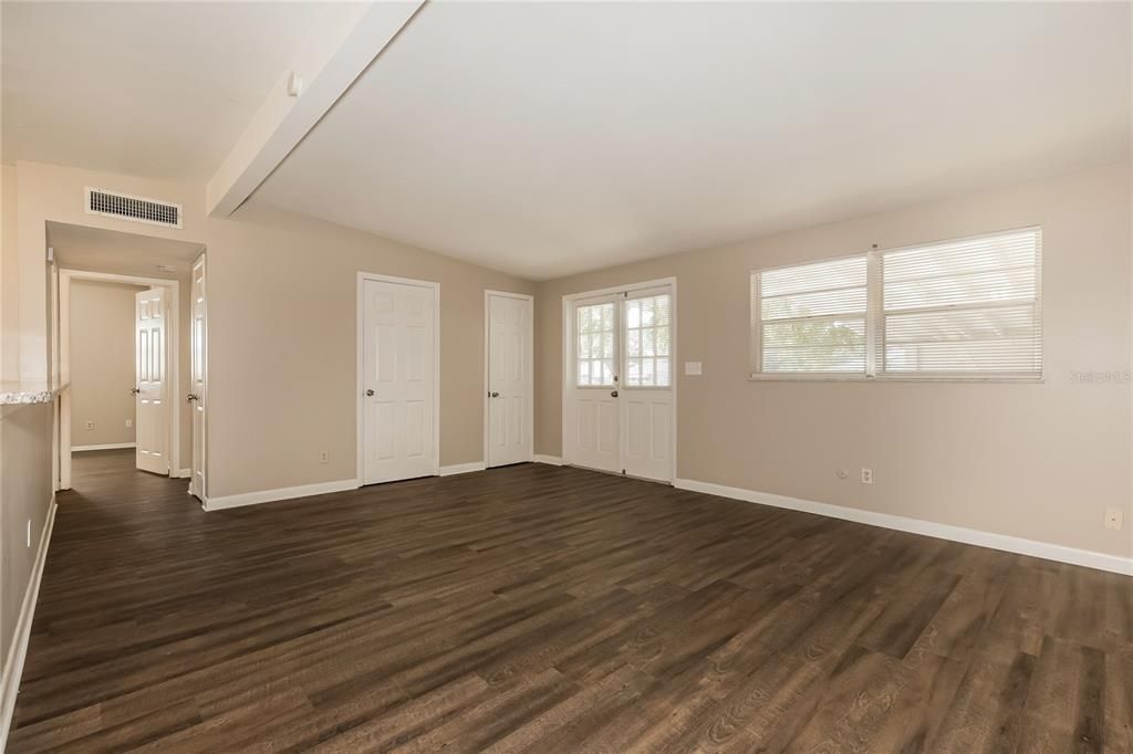 待售: $289,000 (3 贝兹, 2 浴室, 1264 平方英尺)