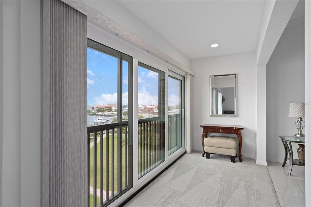 For Sale: $265,000 (2 beds, 2 baths, 1103 Square Feet)