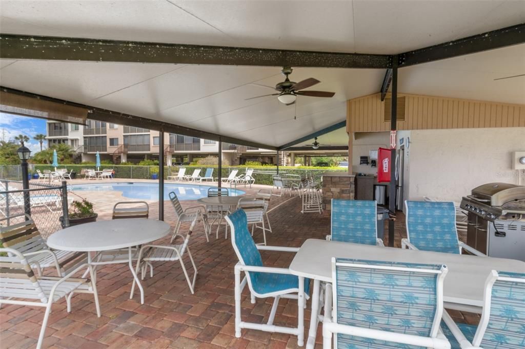 For Sale: $265,000 (2 beds, 2 baths, 1103 Square Feet)