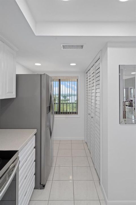 For Sale: $265,000 (2 beds, 2 baths, 1103 Square Feet)